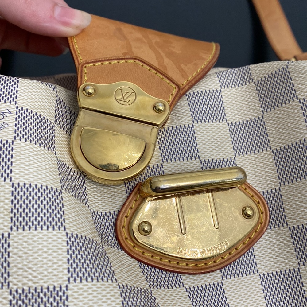 Louis Vuitton White Damier Shoulder Bag - Picture 9 of 16
